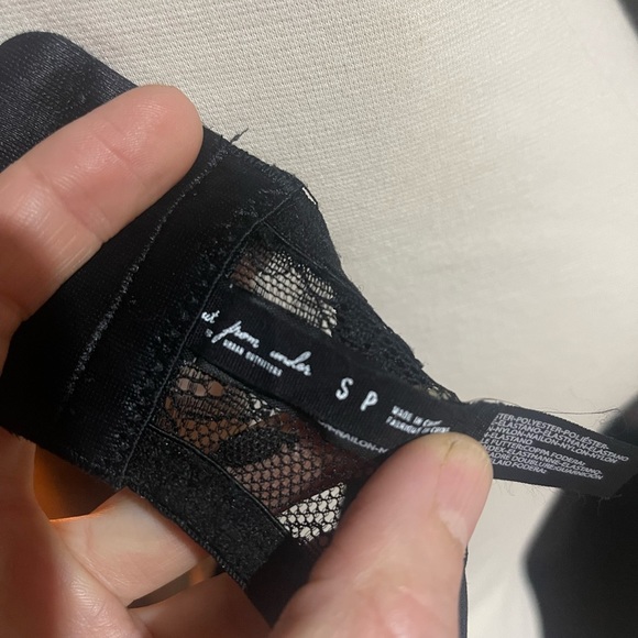 Urban outfitters out from under sheer black lace and velvet bra Sz small - Picture 5 of 6